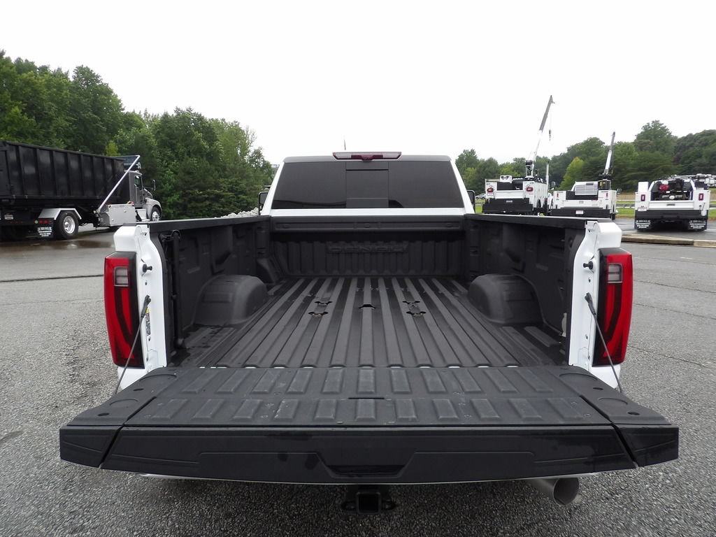 Used 2024 GMC Sierra 3500 Denali Ultimate AWD/4WD image 49