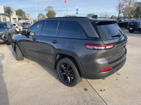 Used 2024 Jeep Grand Cherokee Altitude image 4