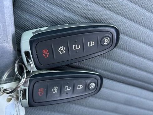 Used 2019 Ford Escape SE AWD/4WD image 38