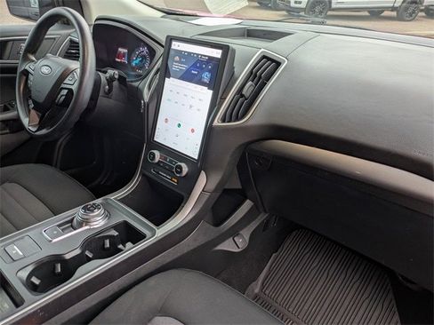 Used 2022 Ford Edge SE image 13