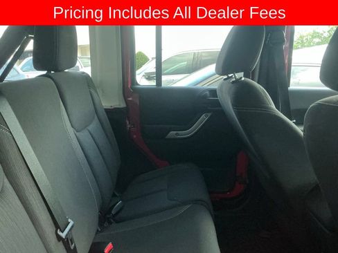 Used 2016 Jeep Wrangler Unlimited Sahara AWD/4WD image 10
