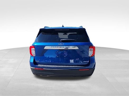 Used 2021 Ford Explorer XLT image 11