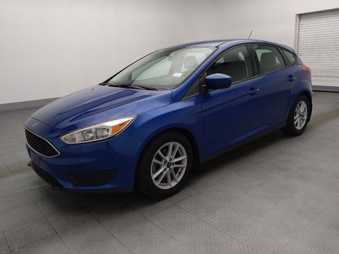 Used 2018 Ford Focus SE FWD image 2