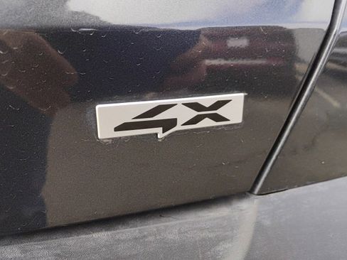 Used 2023 Kia Sorento LX image 10