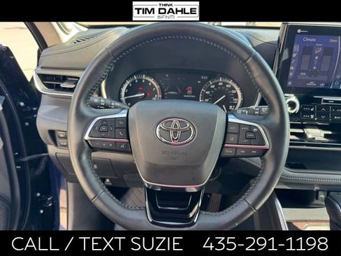 Used 2021 Toyota Highlander Limited AWD/4WD image 2