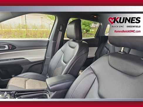 Used 2025 Jeep Compass Limited AWD/4WD image 29