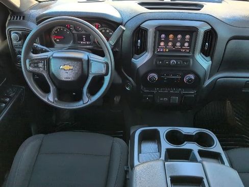 Used 2024 Chevrolet Silverado 2500 Custom w/ Custom Convenience Package image 4