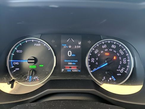 Used 2021 Toyota RAV4 XLE w/ Convenience Package image 27