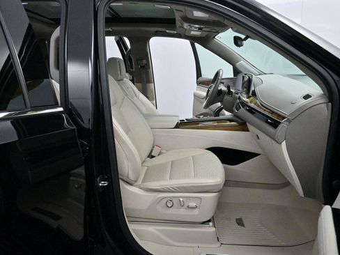 Used 2021 Cadillac Escalade Premium Luxury Platinum w/ Heavy-Duty Trailer Package image 38