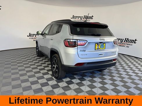 Used 2024 Jeep Compass Limited image 9