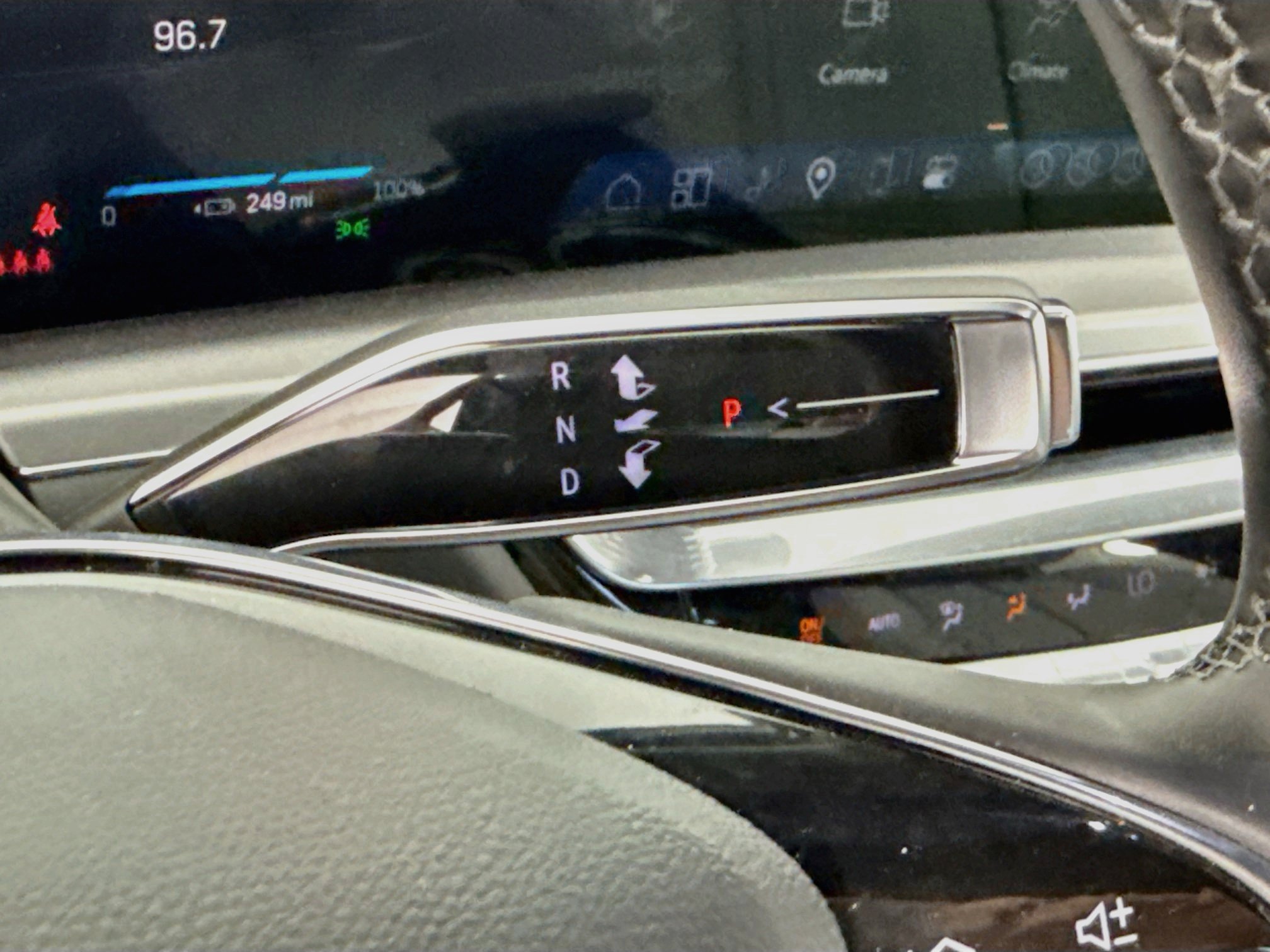 Used 2024 Cadillac Lyriq Luxury RWD image 19