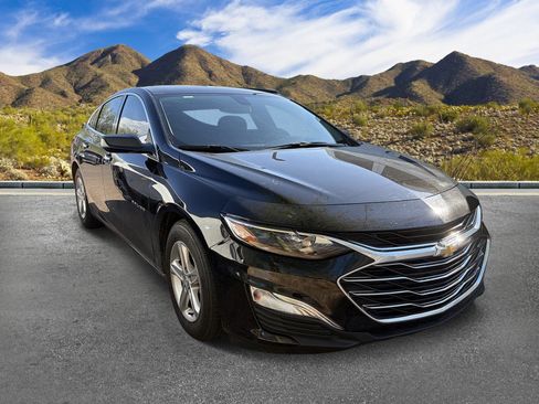 Used 2022 Chevrolet Malibu LS FWD image 4