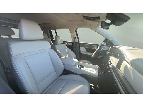 Used 2024 Hyundai Santa Fe Calligraphy FWD image 9