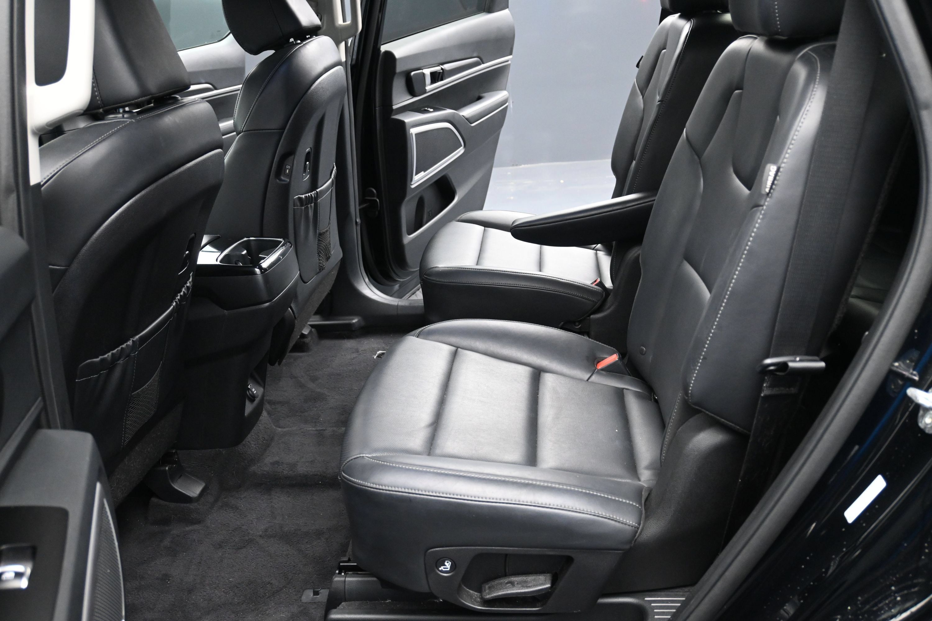 Used 2025 Kia Telluride S FWD image 21