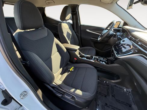 Used 2022 Chevrolet Bolt EUV LT image 19