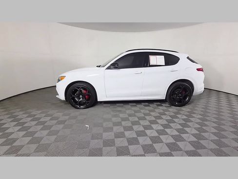 Used 2023 Alfa Romeo Stelvio Veloce AWD/4WD image 47