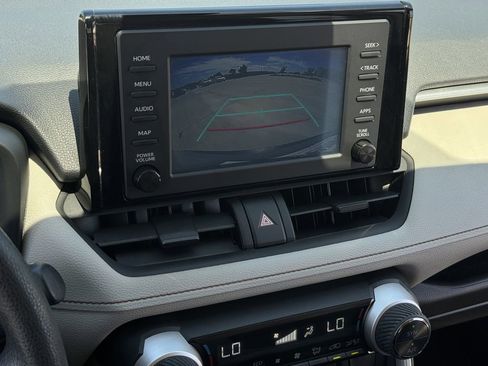 Used 2019 Toyota RAV4 XLE w/ Convenience Package FWD image 18