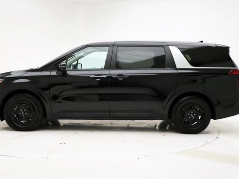 Used 2025 Kia Carnival FWD image 5