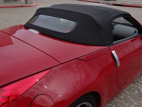 Used 2007 Nissan 350Z Touring RWD image 28