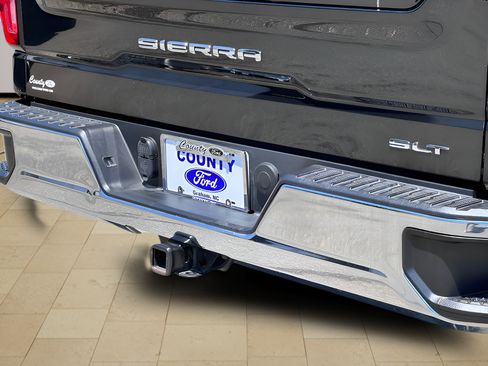 Used 2024 GMC Sierra 1500 SLT AWD/4WD image 38