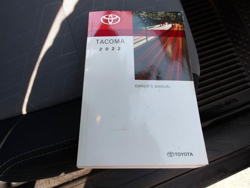 Used 2022 Toyota Tacoma TRD Off-Road AWD/4WD image 25