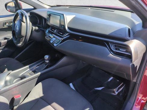 Used 2018 Toyota C-HR XLE image 20
