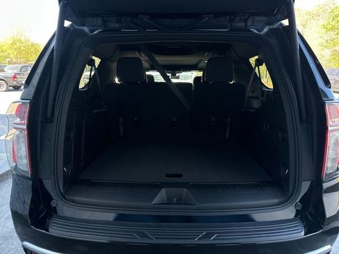 Used 2021 Chevrolet Suburban LT image 38