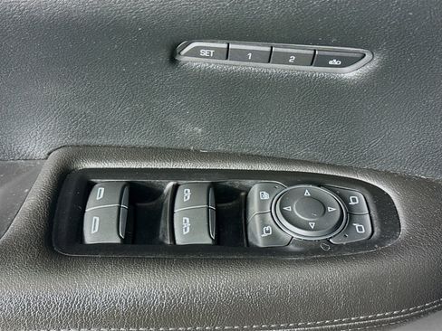 Used 2017 Cadillac XT5 Luxury image 24