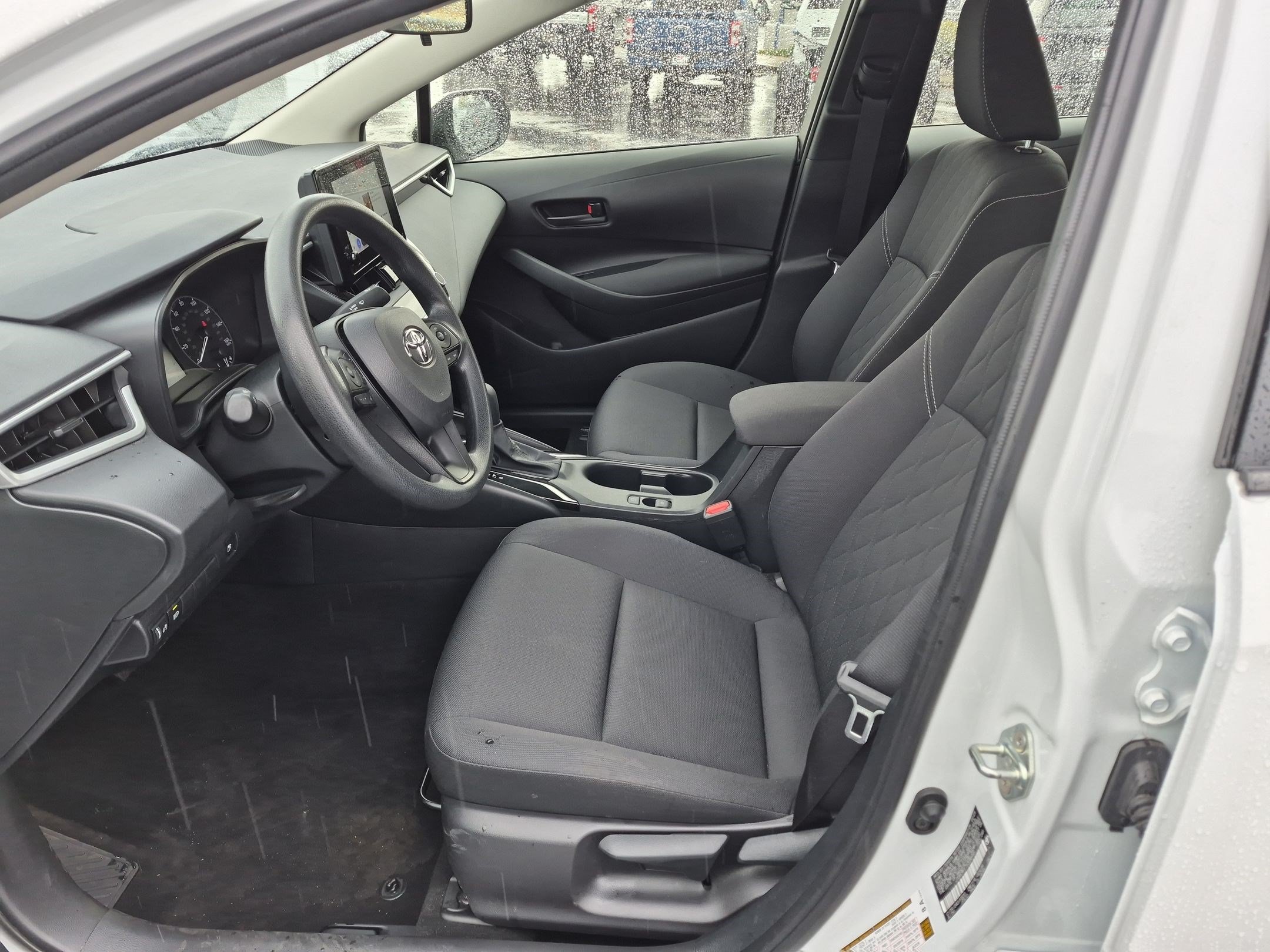 Used 2025 Toyota Corolla LE FWD image 18