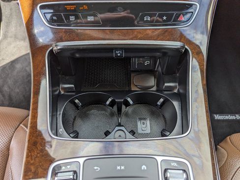 Used 2022 Mercedes-Benz E 350 4MATIC Sedan image 27