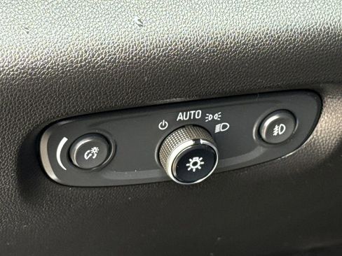 Used 2019 Chevrolet Traverse LT w/ LT Premium Package FWD image 25