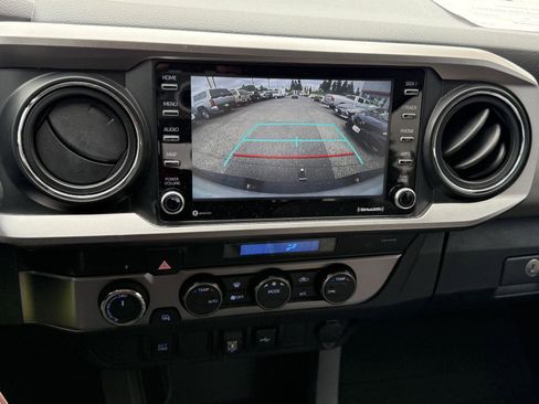 Used 2022 Toyota Tacoma SR5 w/ Black Out Package (TMS) AWD/4WD image 15