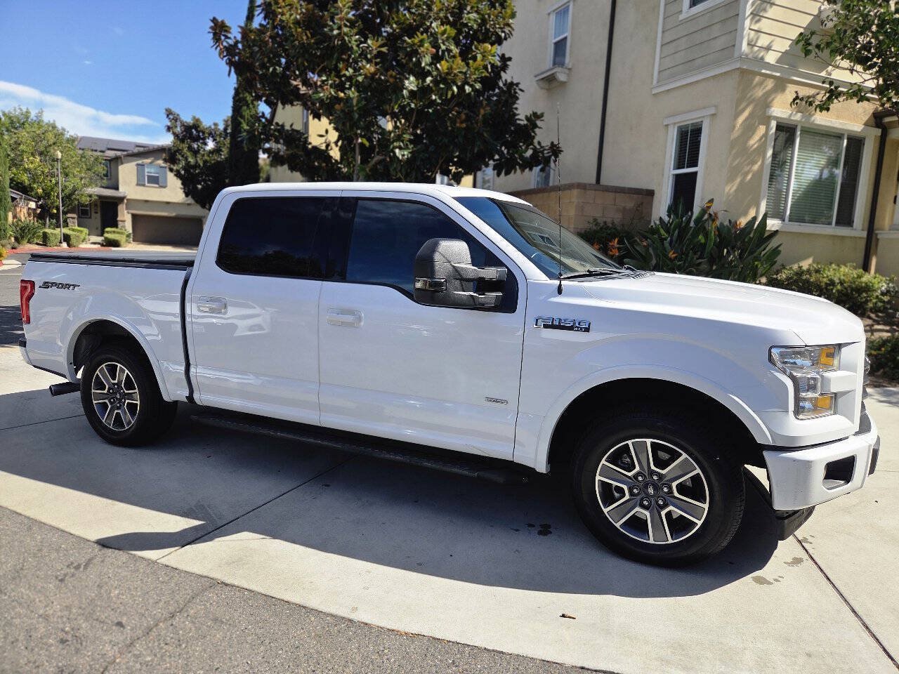 Used 2017 Ford F150 XLT w/ Equipment Group 302A Luxury RWD image 8