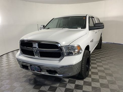 Used 2014 RAM 1500 Classic SLT w/ Luxury Group image 5