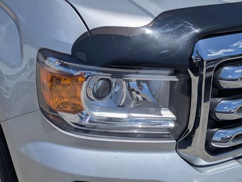 Used 2018 GMC Canyon SLT w/ Driver Alert Package image 9