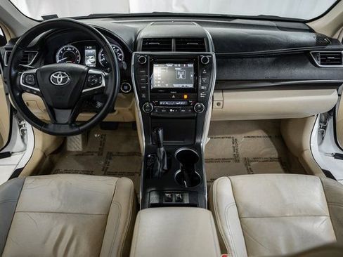 Used 2016 Toyota Camry XLE image 15