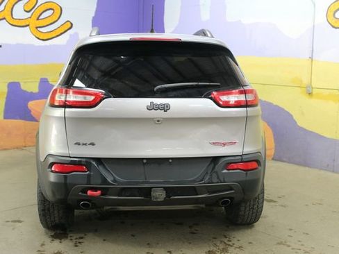Used 2018 Jeep Cherokee Trailhawk w/ Comfort & Convenience Group AWD/4WD image 7