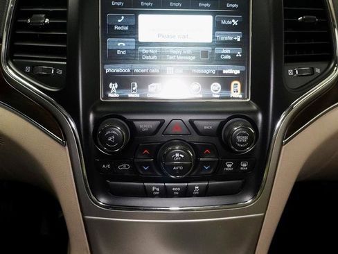 Used 2015 Jeep Grand Cherokee Limited w/ Luxury Group II image 15