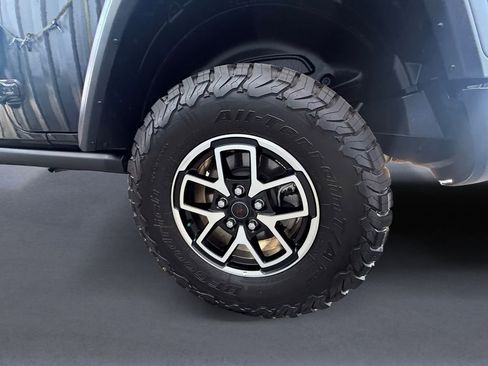 Used 2025 Jeep Wrangler Unlimited Rubicon AWD/4WD image 14
