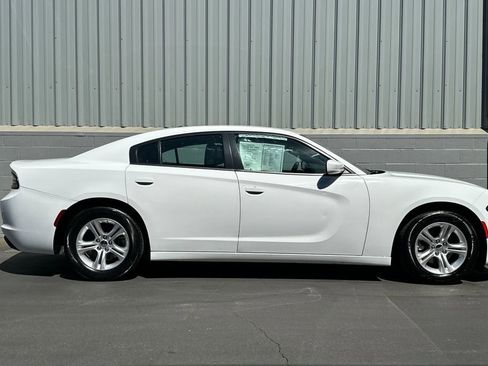 Used 2022 Dodge Charger SXT image 3