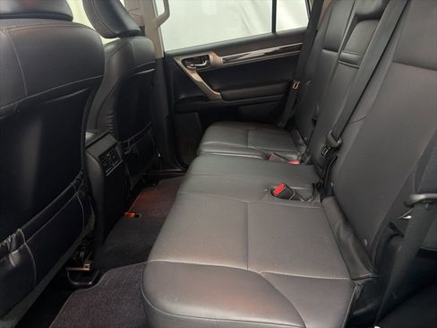 Used 2014 Lexus GX 460 w/ Preferred Accessory Package image 21