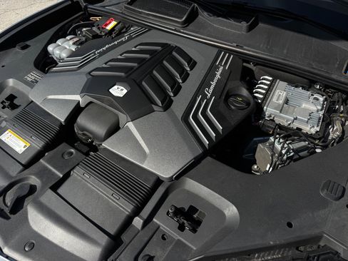 Used 2021 Lamborghini Urus image 75