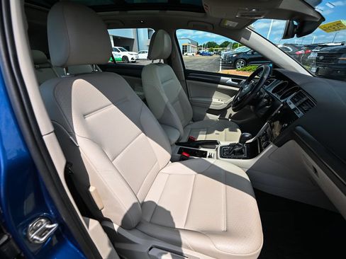 Used 2019 Volkswagen Golf SE FWD image 24