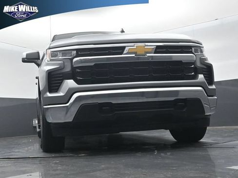 Used 2025 Chevrolet Silverado 1500 LT AWD/4WD image 18
