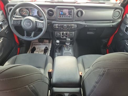 Used 2023 Jeep Gladiator Sport AWD/4WD image 14