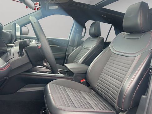 Used 2025 Ford Explorer ST-Line w/ Premium Package image 11