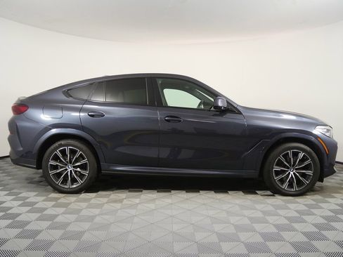 Used 2022 BMW X6 xDrive40i w/ M Sport Package image 2