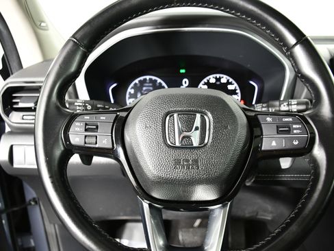 Used 2024 Honda Pilot Touring image 19