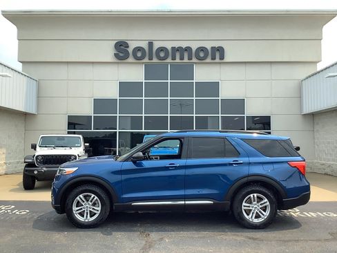 Used 2022 Ford Explorer XLT w/ Equipment Group 202A AWD/4WD image 1