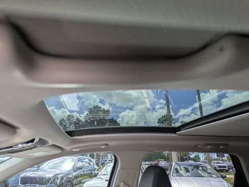 Certified 2026 Kia Sorento S w/ S Panoramic Sunroof Package FWD image 17
